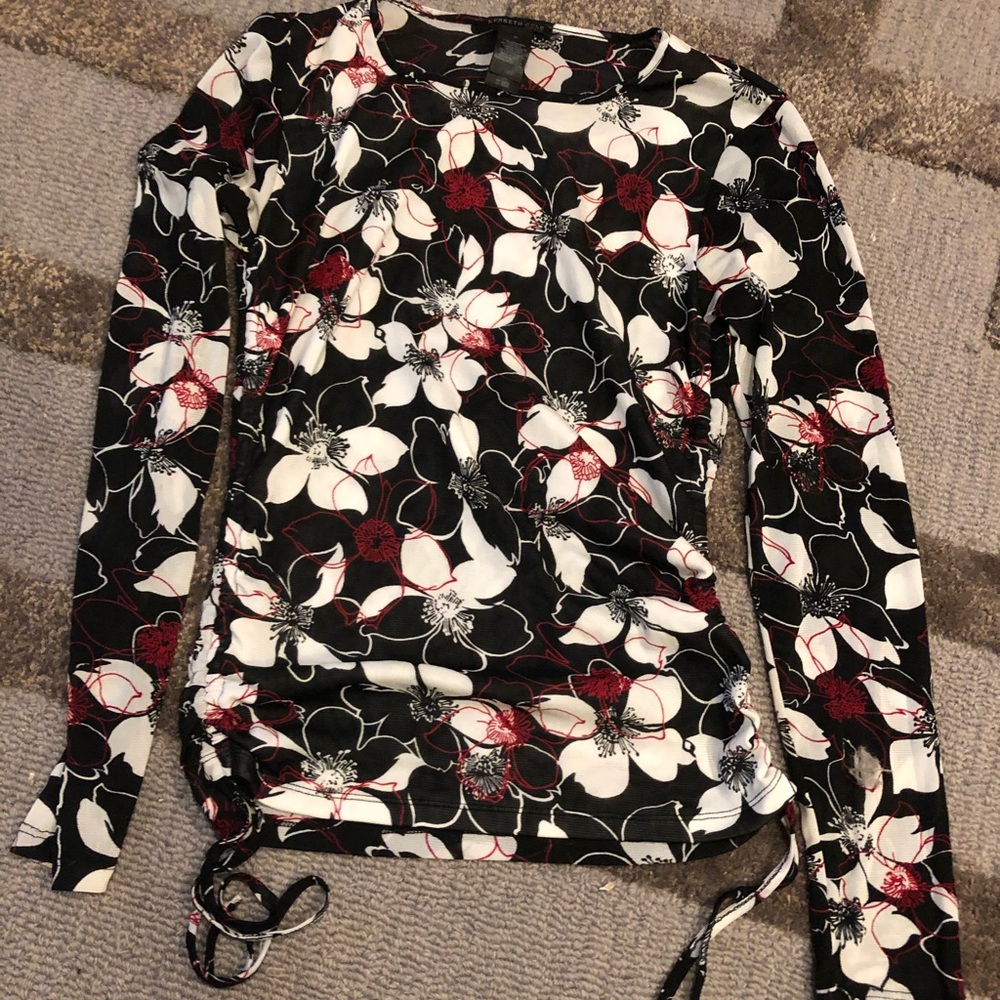 Kenneth Cole scrunched side blouse